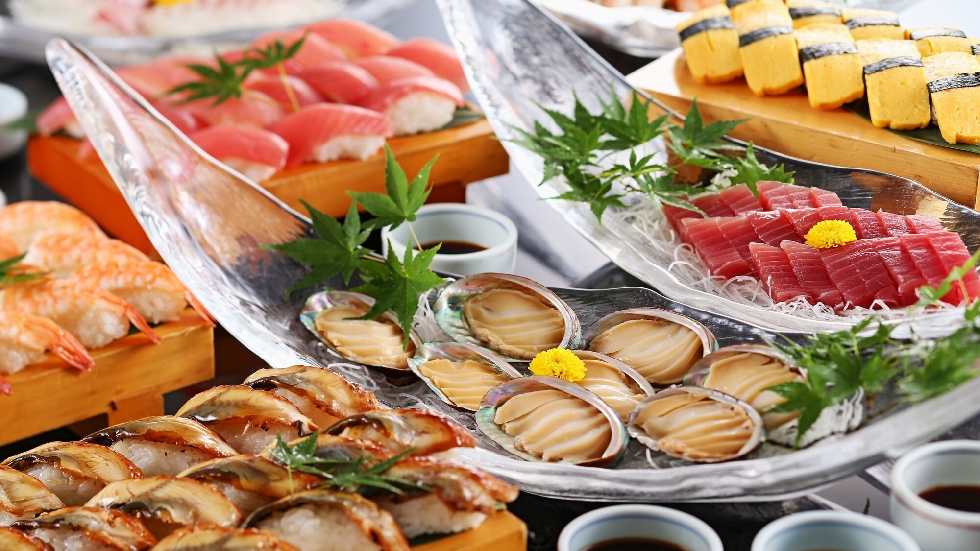 55周年【9月オールインクルーシブ】鮑・松阪牛・イセエビ満喫バイキング 和ベッド ※夕食17:30〜