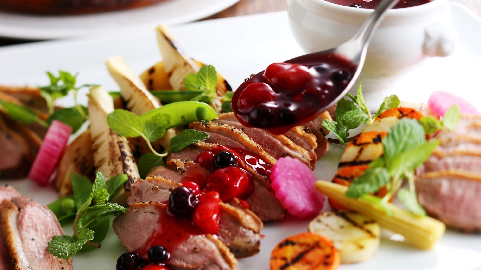 夕食は詩季バイキングで満喫！