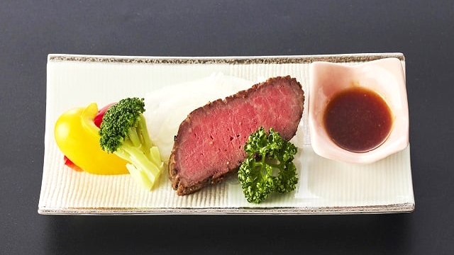 肉質のバランスに定評あり！「淡路牛コース」