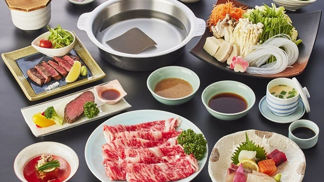 肉質のバランスに定評あり！「淡路牛コース」