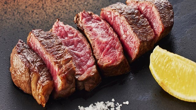肉質のバランスに定評あり！「淡路牛コース」