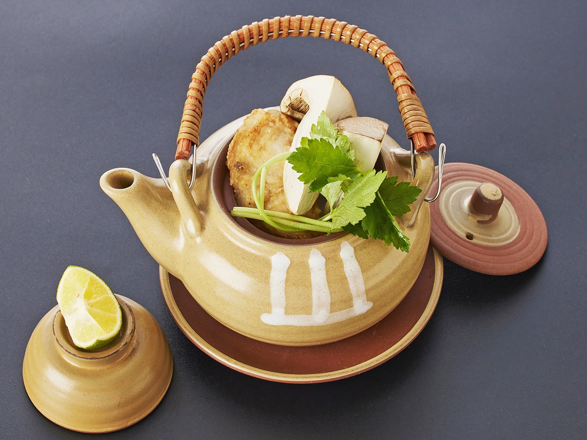 休暇村南淡路の松茸とふぐの土瓶蒸し