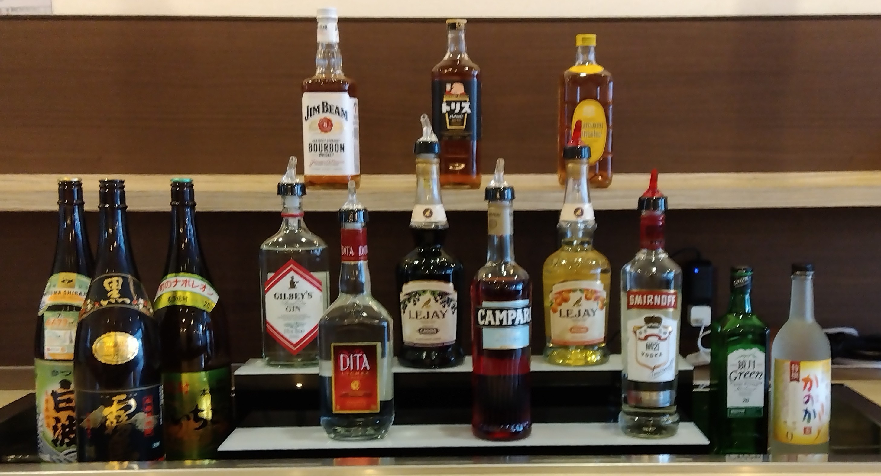 ウェルカムバー★17：00～21：00まで　無料でアルコール飲み放題(^^♪