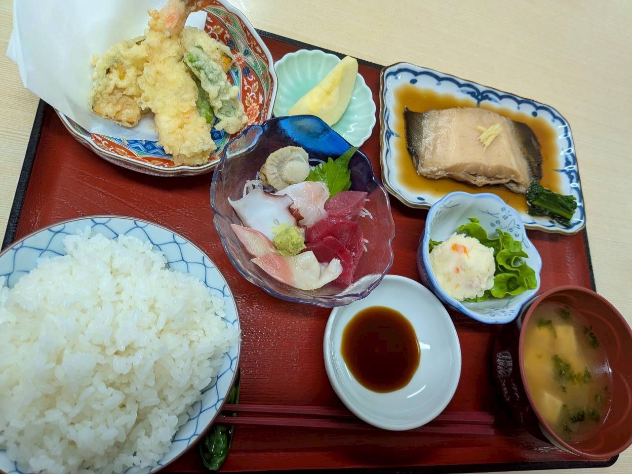 【男性限定】【夕食付】シングル洋室【ネット接続・ＴＶ・冷蔵庫・エアコン、空気清浄機完備】【禁煙】