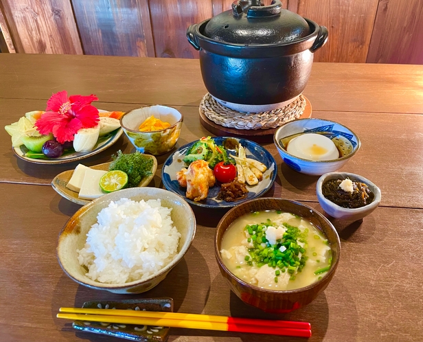 朝食：和食・洋食日替わり