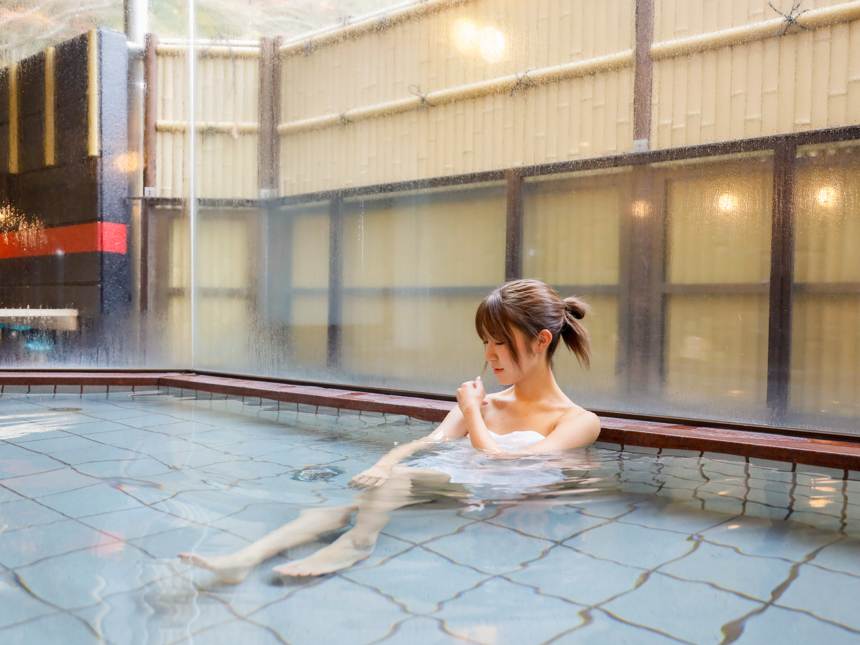 【内湯】美人の湯で有名な「奥道後温泉」を心行くまでご堪能頂ける広々とした内湯