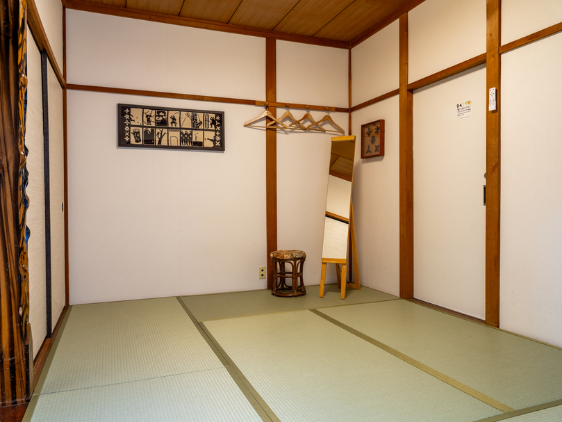 和室（トイレシャワー共用）