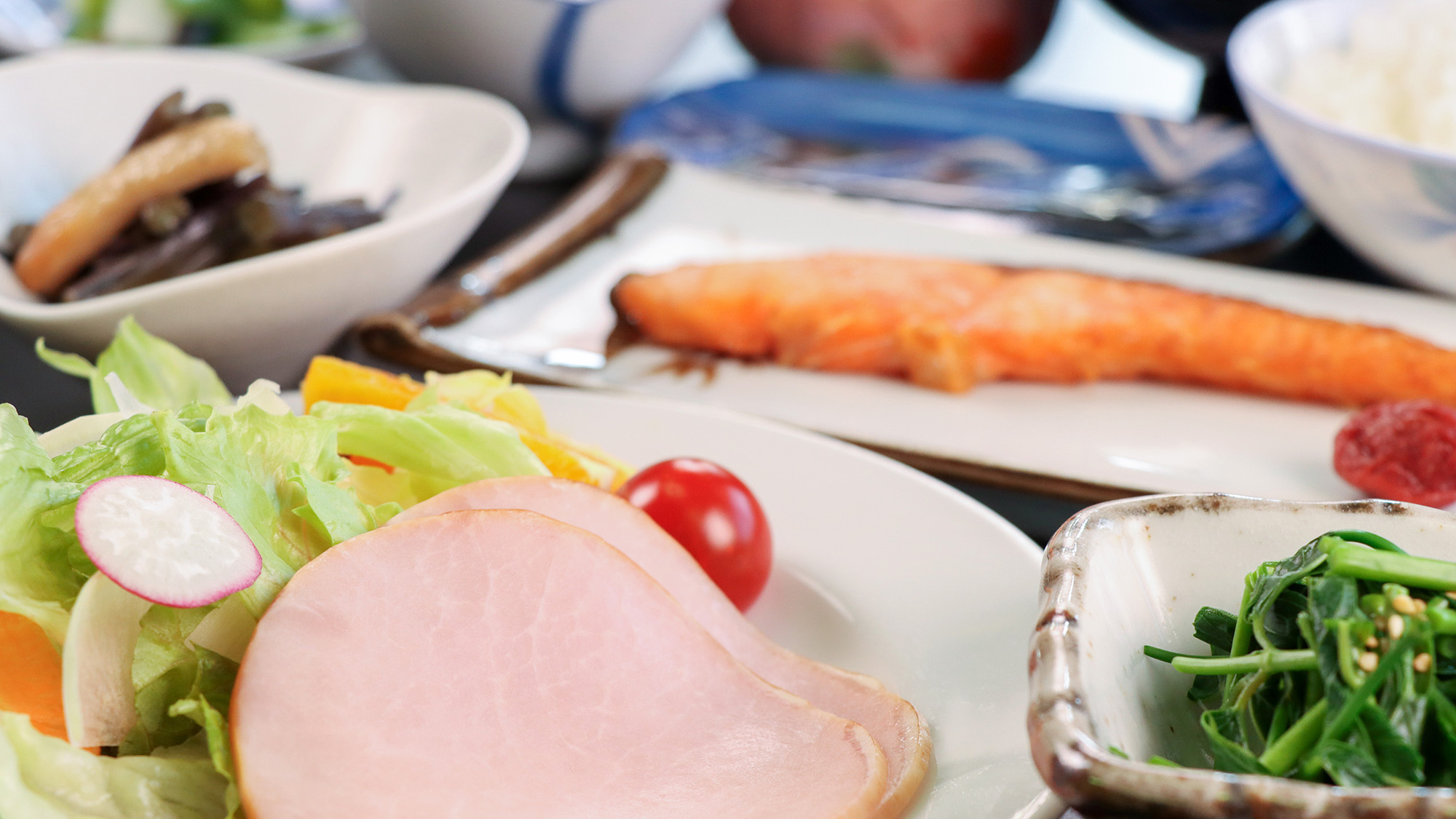 #朝食一例　素朴で心温まる、朝の和定食をお楽しみください