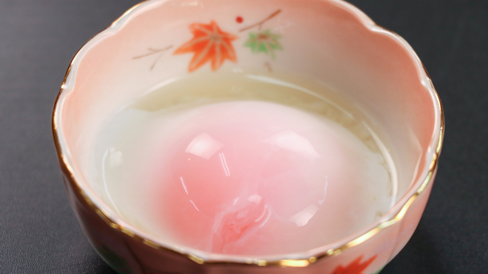 #朝食一例　とろりとした黄身が嬉しい、まろやかな温泉たまごです