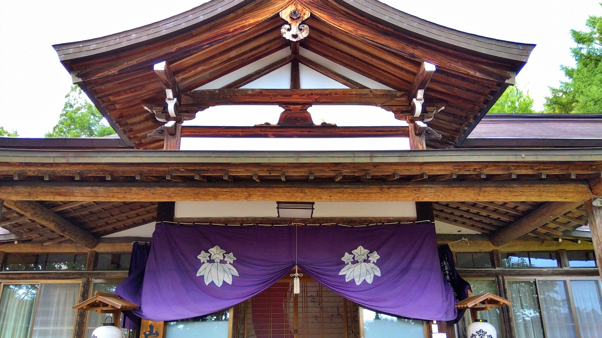 本館　玄関の様子