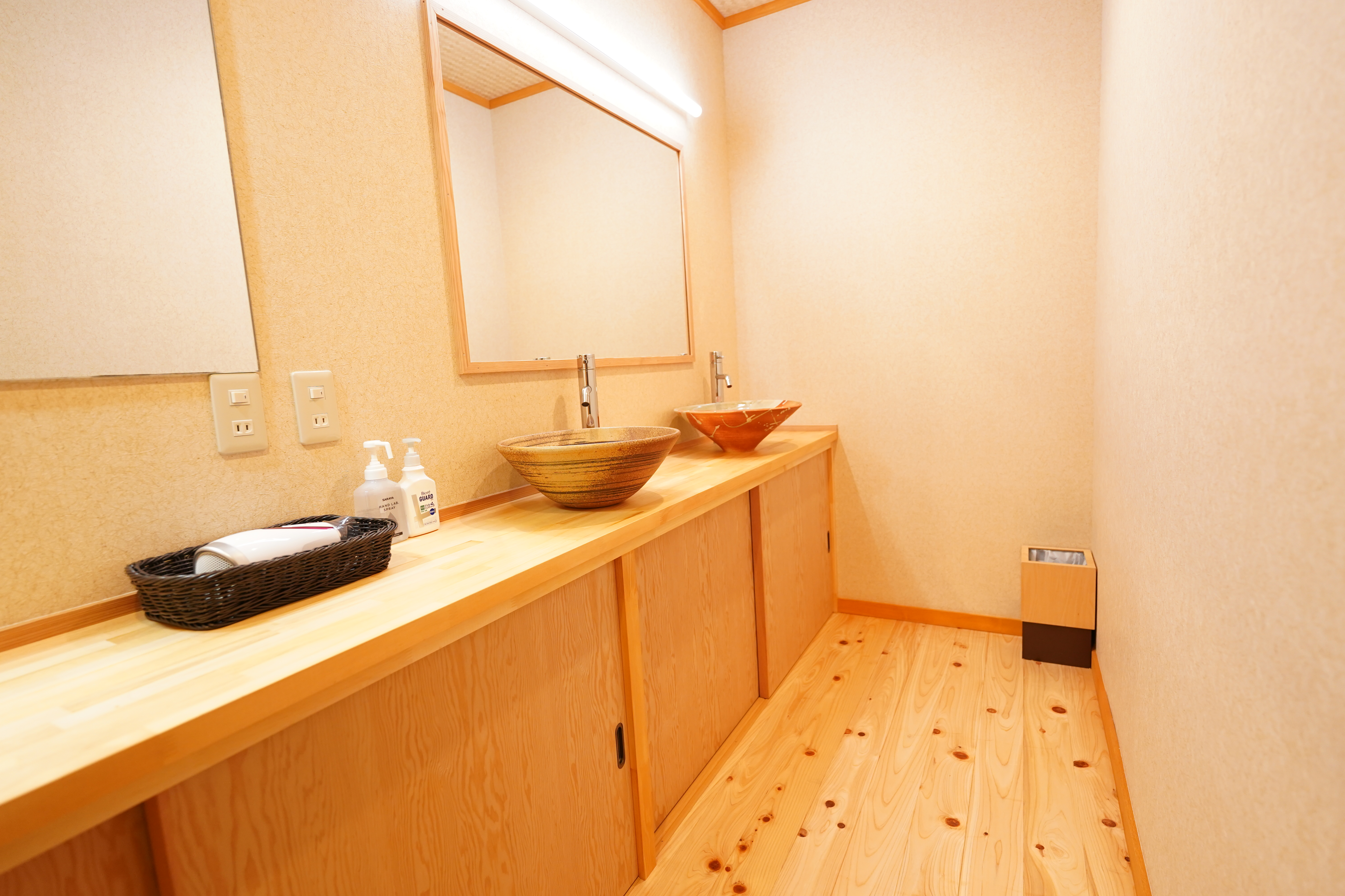 五ノ間　洗面所