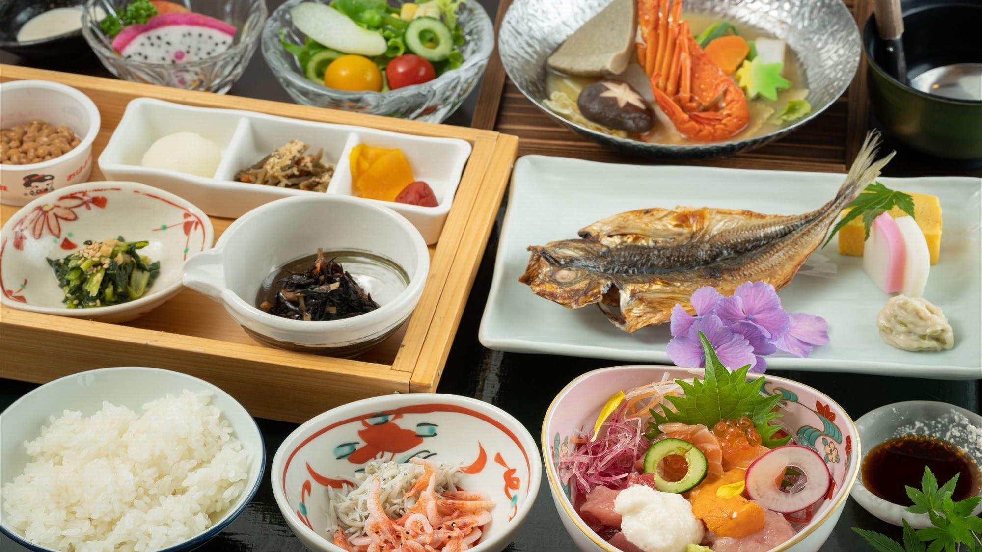 【お一人様4400円OFF】《3大味覚》伊勢海老・金目鯛・国産牛ステーキを贅沢に／夕食開始17時半〜