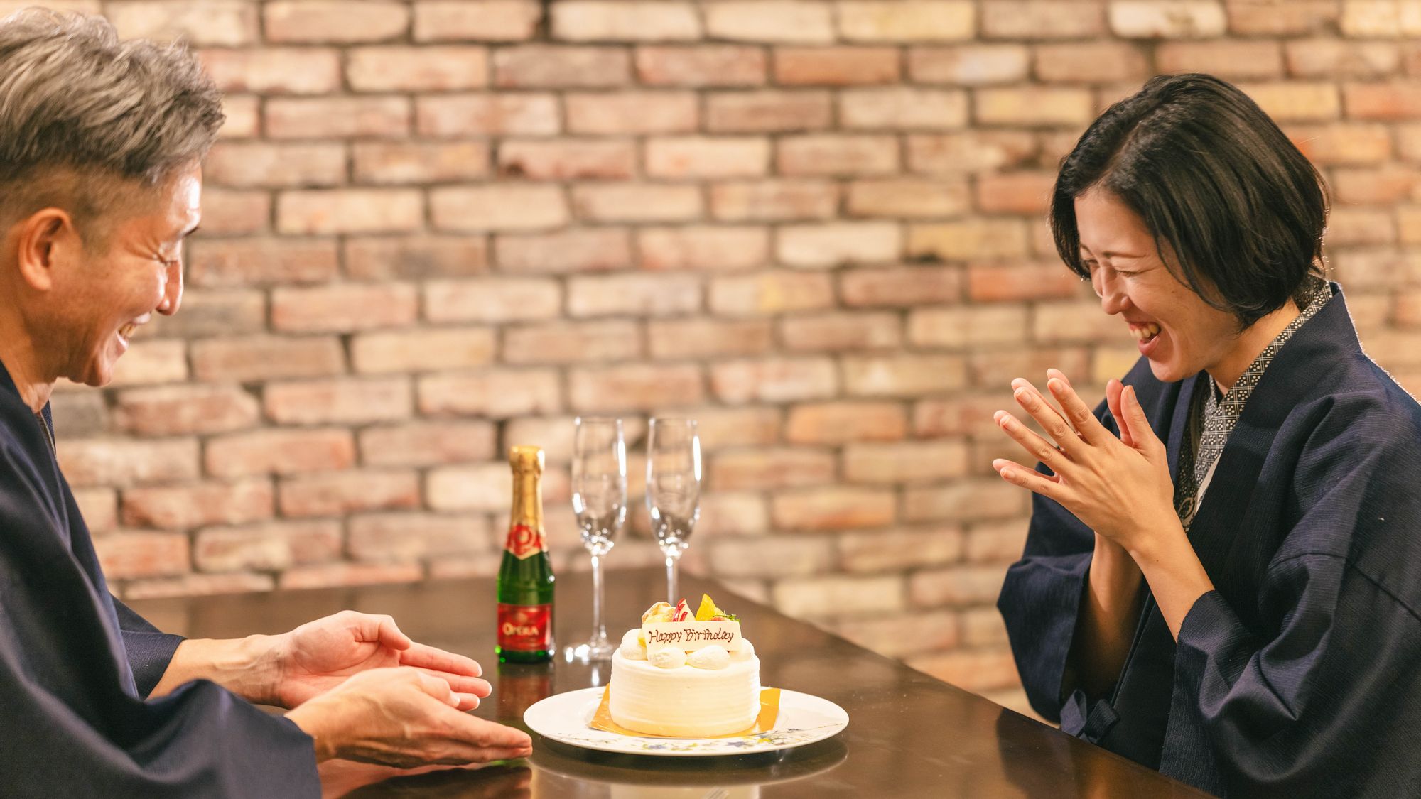 【記念日】食事後にお席までお持ちいたします。（サプライズ等はご相談ください）