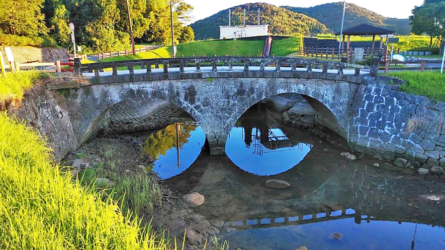 *【周辺観光】江之口橋：肥後の名工・岩永三五郎が、薩摩藩で手掛けた最後の石造眼鏡橋といわれており、市
