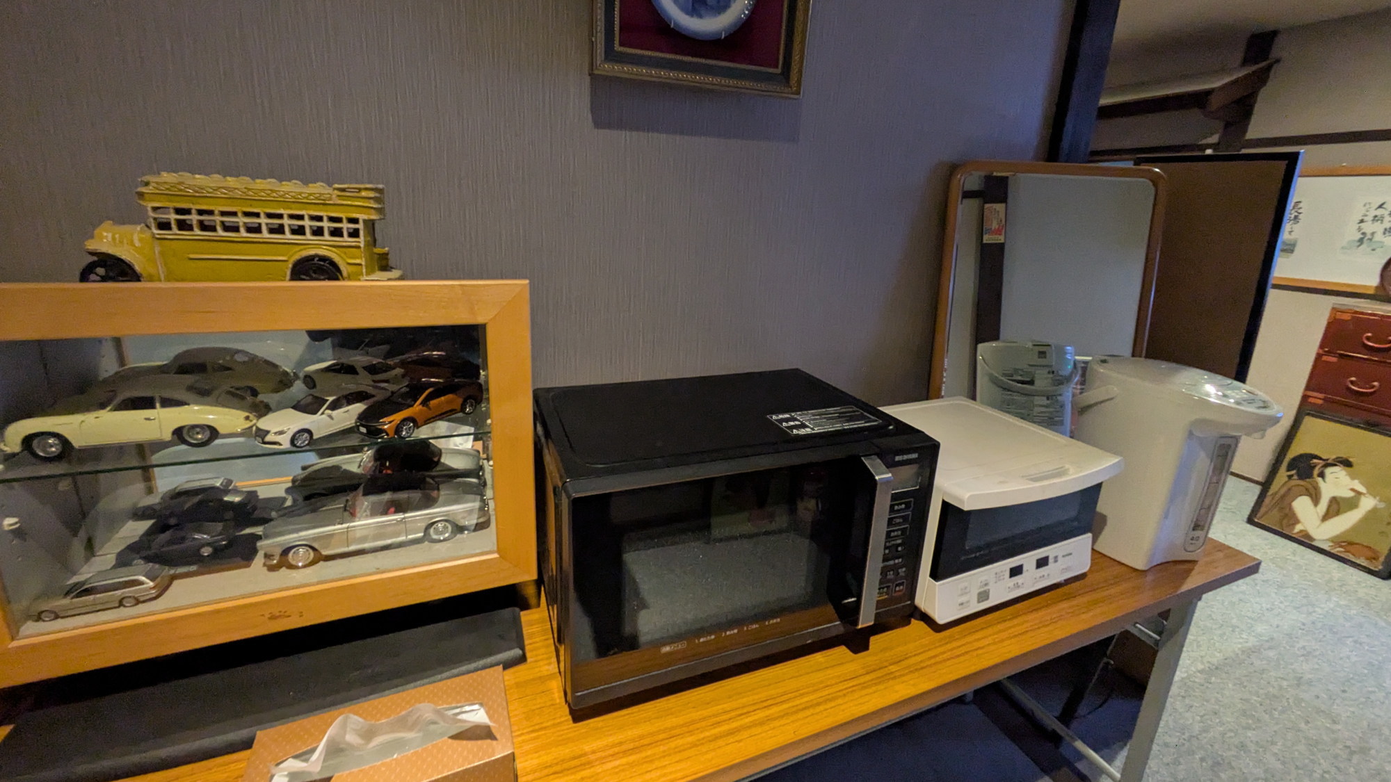 【館内施設】電子レンジやトーストなど共用のものがございます
