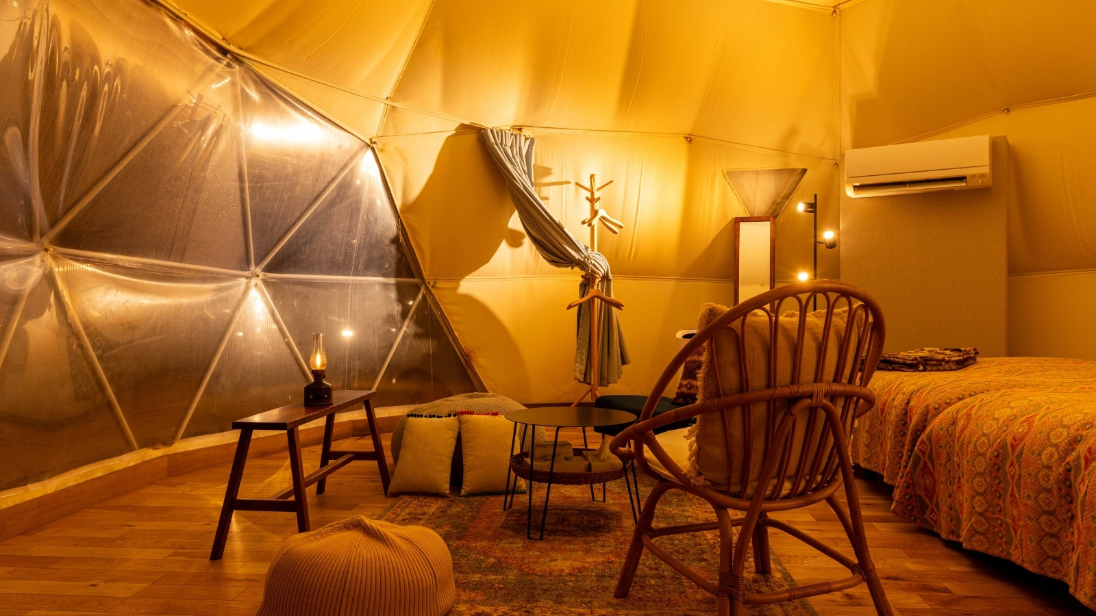 グランピング客室 夜