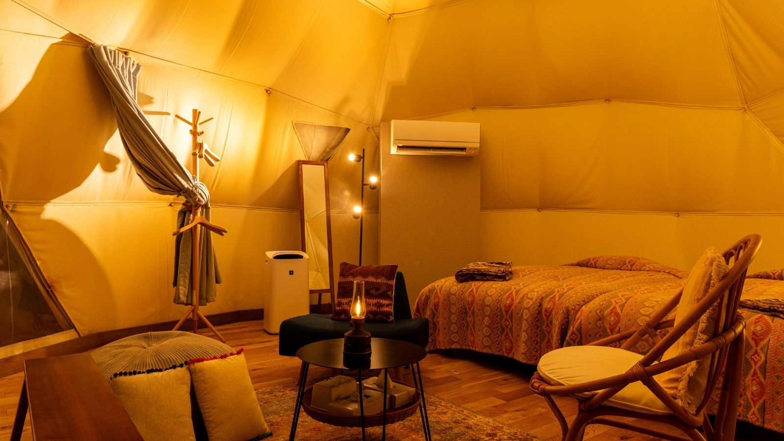 グランピング客室 夜