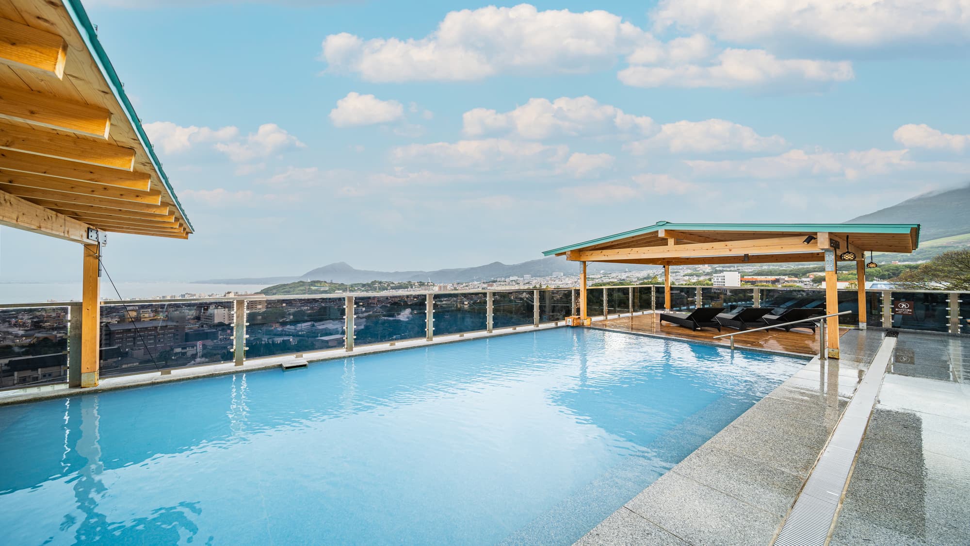 ＜宙館専用＞【鶴見懐石】黒毛和牛のしゃぶしゃぶ＆伊勢海老の具足煮＆鮑のバター焼き／鉄板朝食