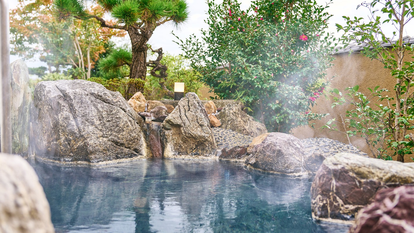 【離れ】和洋室／一例※温泉は天候や温度によって色が変化します。