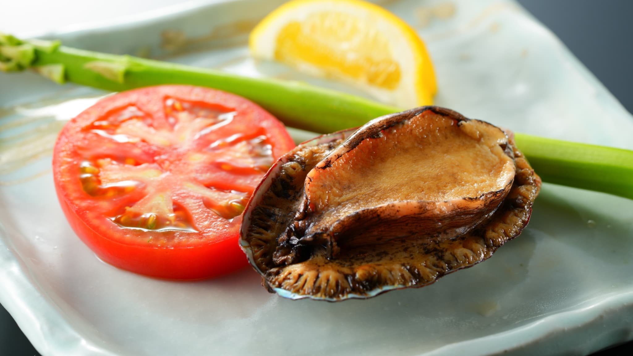 鮑のバター焼き／鉄板焼きコース一例