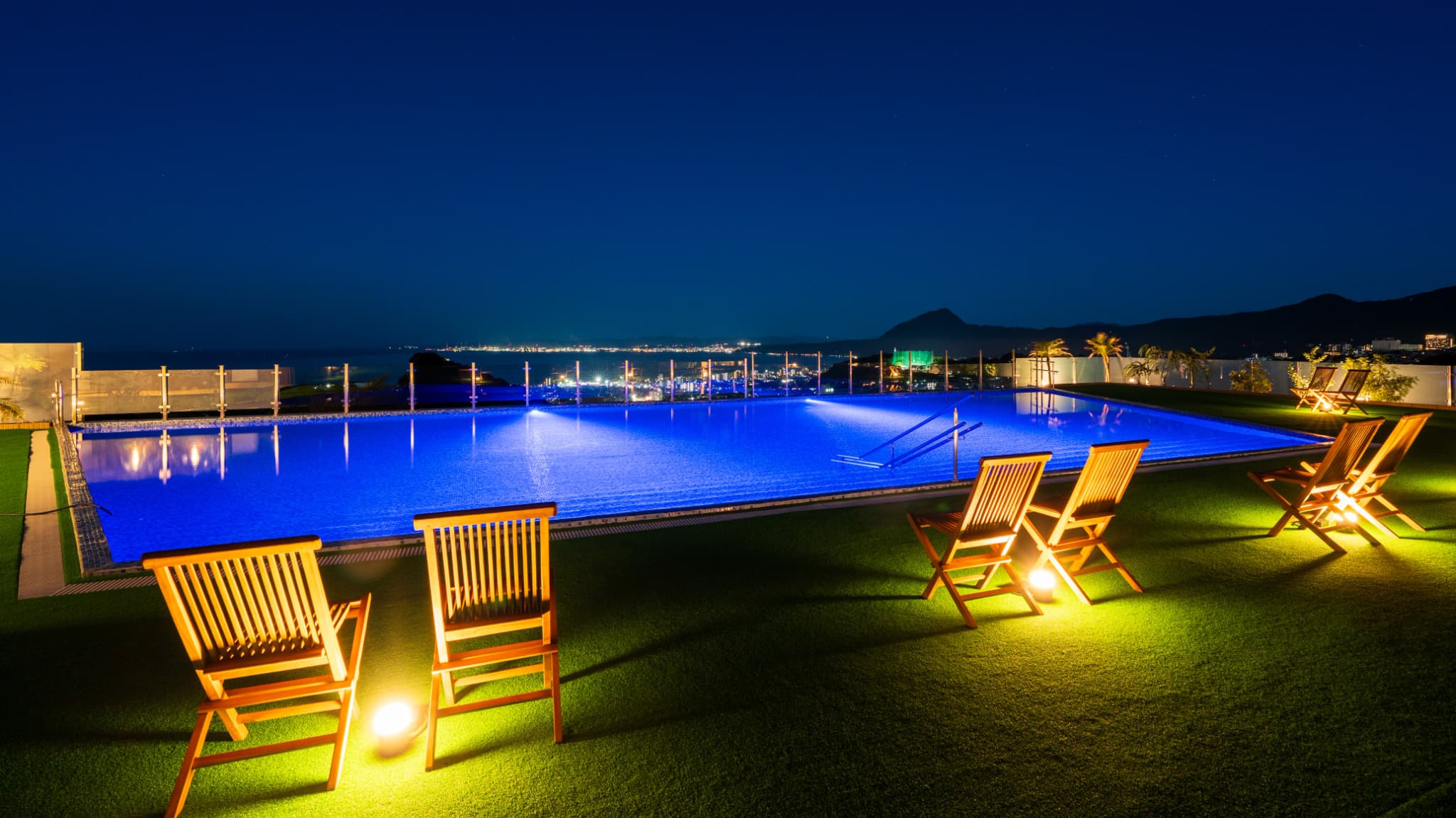 姉妹館「別館うみね」の天望プール（6月～9月限定／有料）