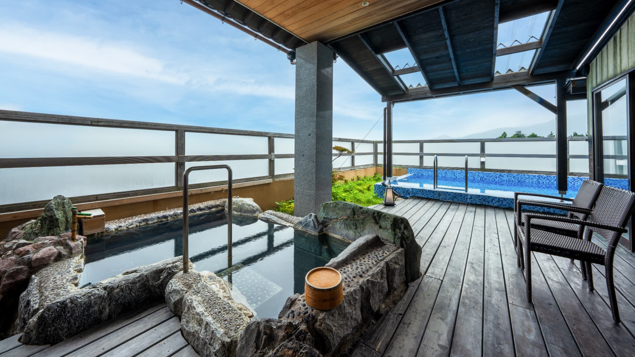 【特別室「竹」】・夏季限定プール付き（6月1日～9月30日）※客室によって設えが異なります。