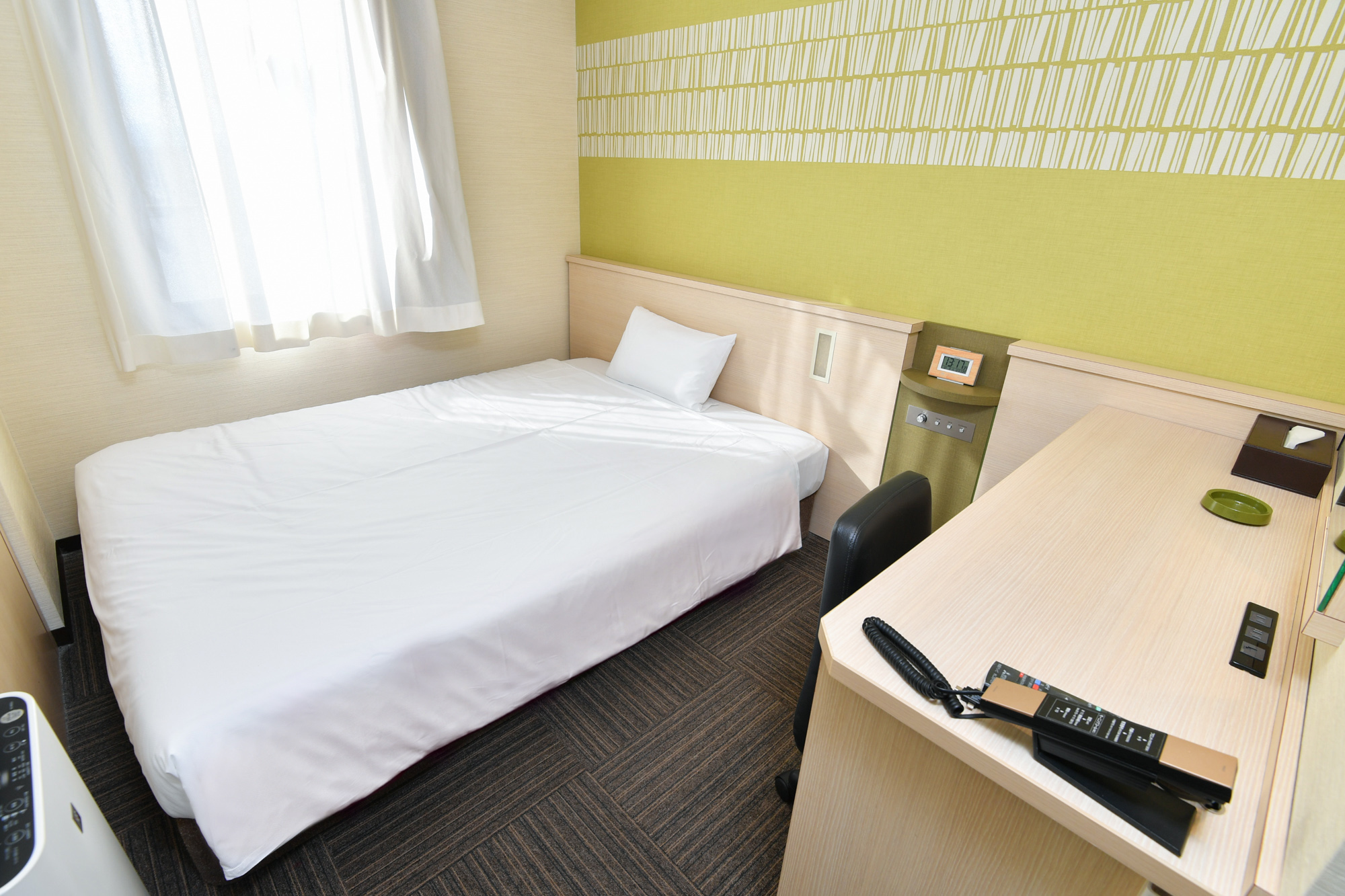 客室広さ・12㎡◇140㎝幅ベッド&times;1台