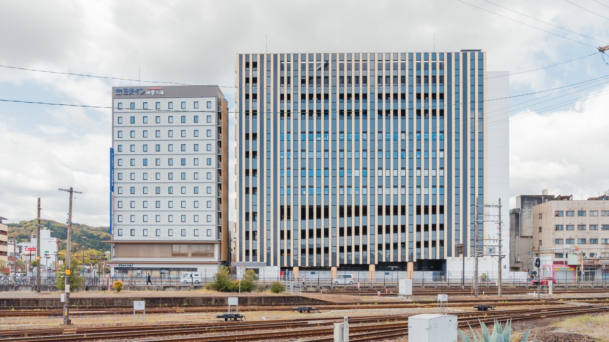 本館から徒歩数十秒の場所にあり、連泊やグループ利用に最適です。