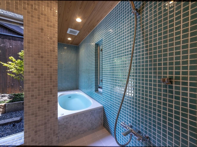 青空をイメージした浴室