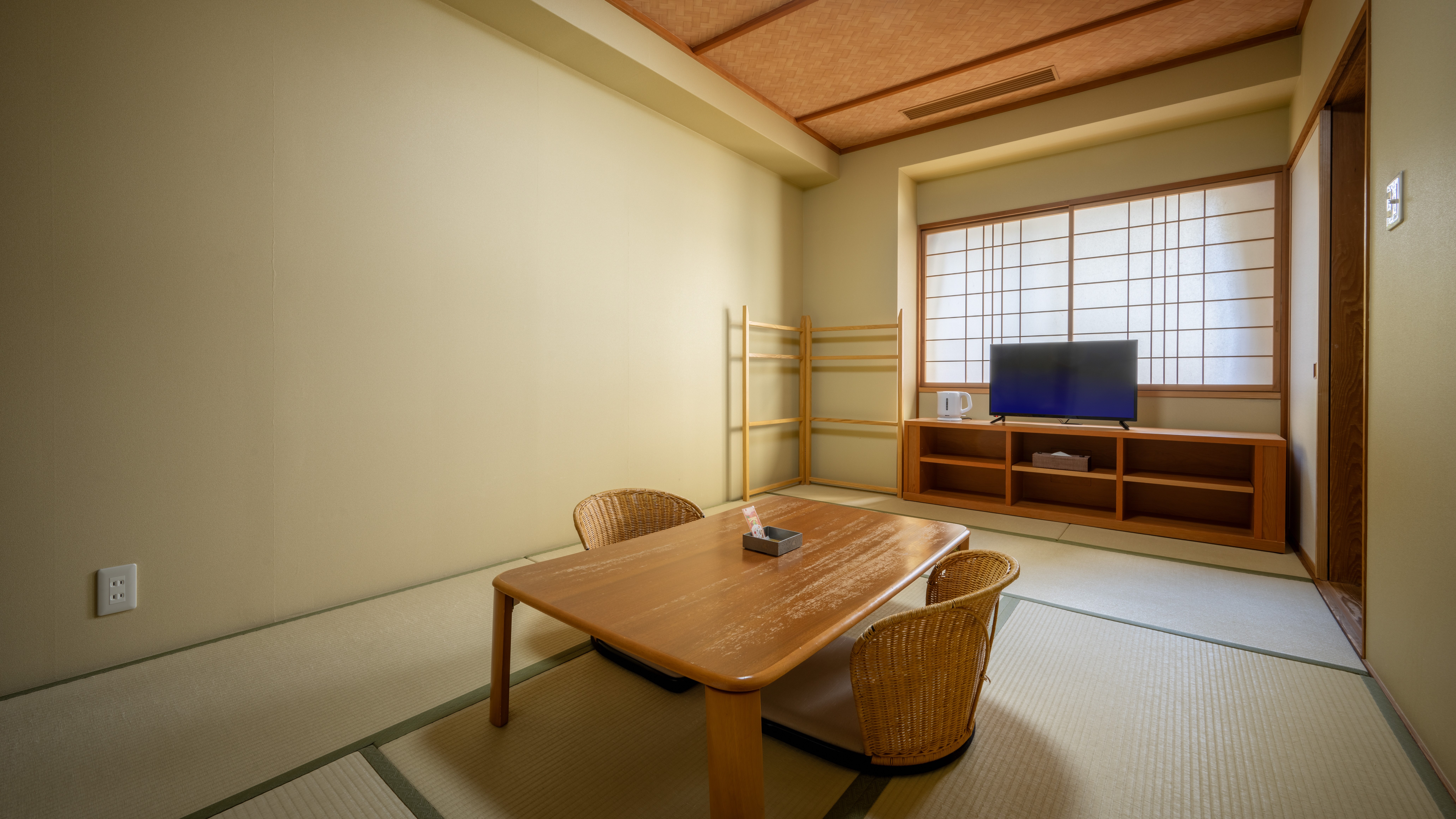 【和室7畳】～シャワーブース・バスタブなしの手狭なお部屋です。大人2名様までご利用可能。