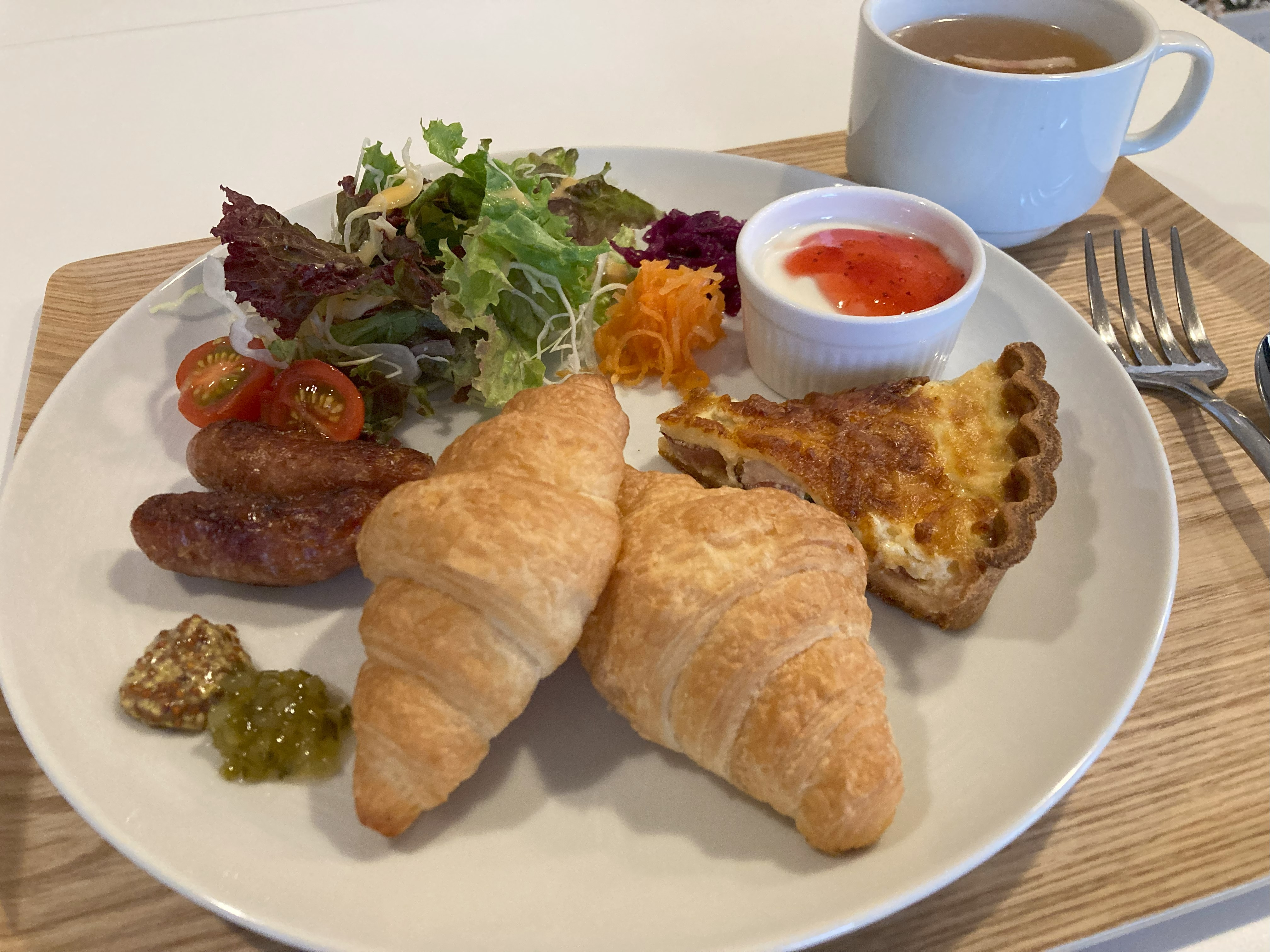 日替わり朝食　キッシュクロワッサンプレート