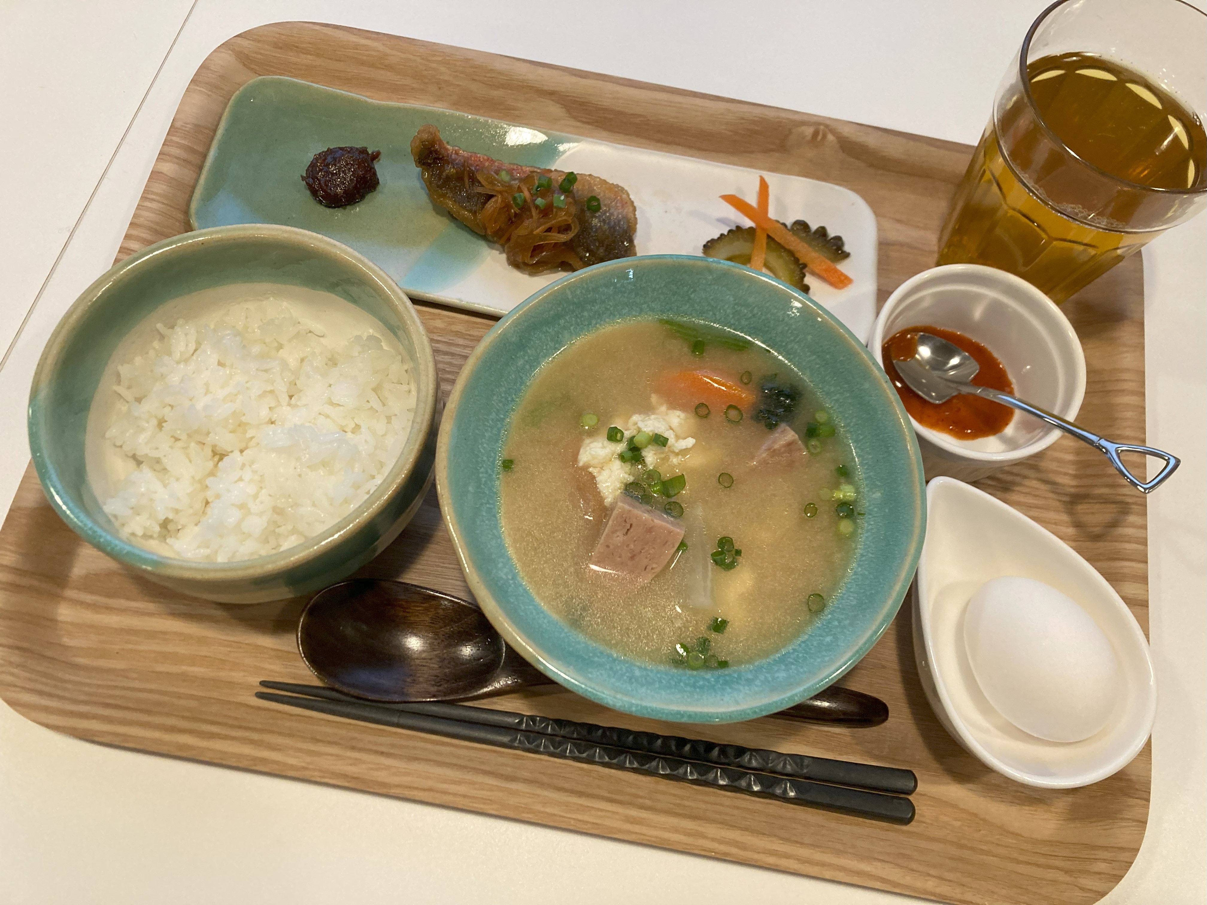 日替わり朝食　沖縄ゆし豆腐みそ汁