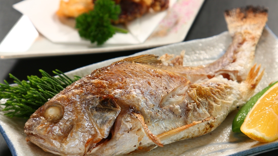 【夕食の一例】　イシモチ焼魚