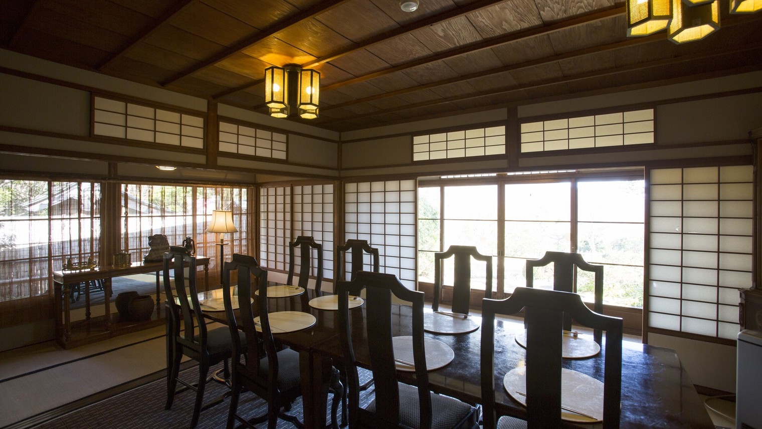 【2025夏・期間限定】貴賓館で食す豪華特撰会席「悠然」＜後半＞と朝食ビュッフェ＆ユネッサン入り放題