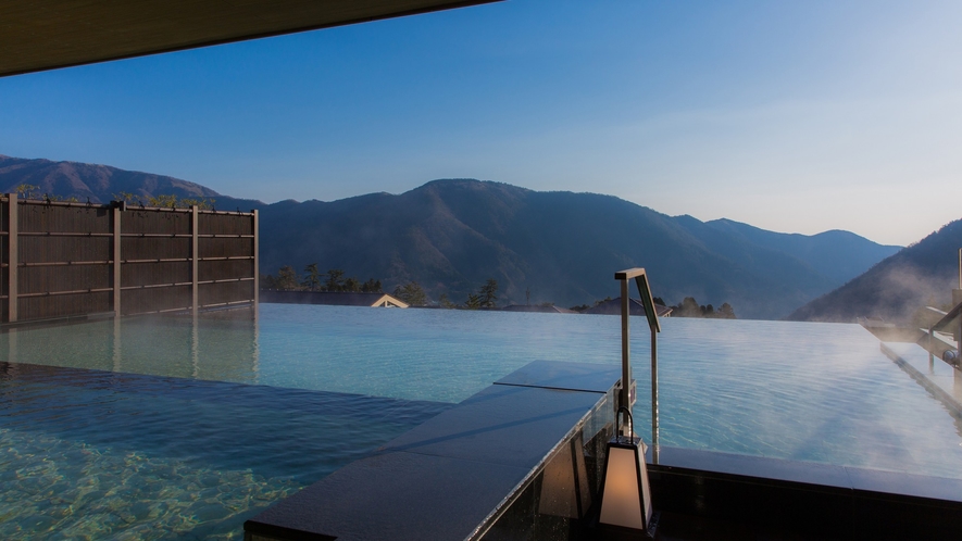 6階大浴場「浮雲の湯」露天風呂