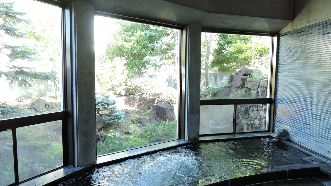 【素泊まり】お食事なしで気軽にステイ♪福島の四季を感じる緑と花の郷＆ハーブ風呂で癒しの休日