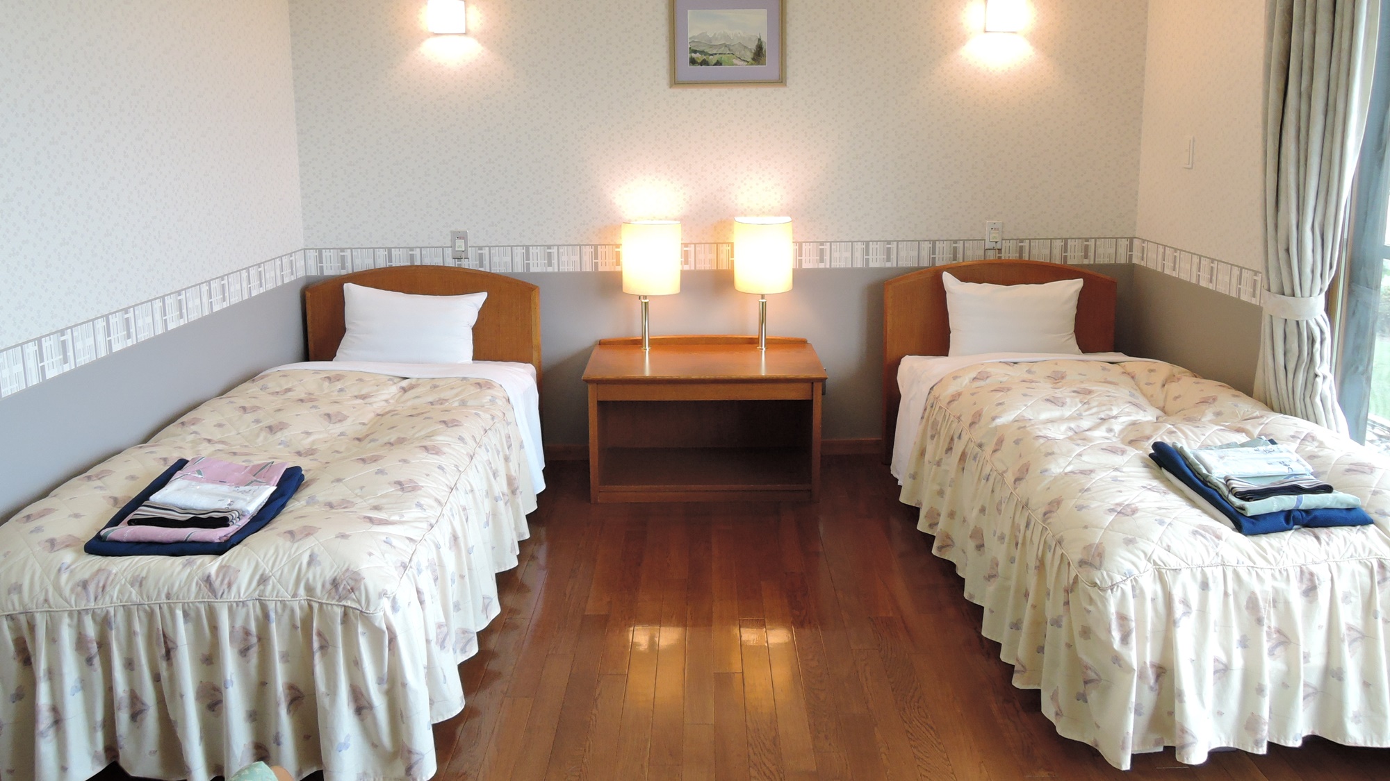 *ツインルーム一例／ゆったりとスペースがとられた洋室は、安心のバリアフリー設計。