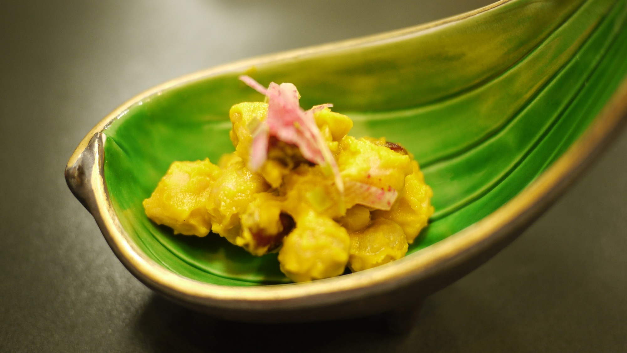 *夕食一例／地元の食材を中心に使用し、一品ずつ手間をかけた創作料理です。