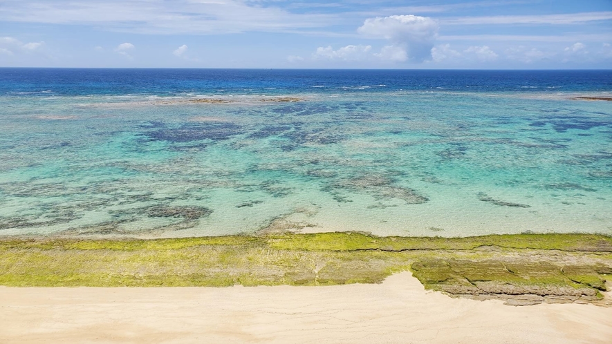 *【ビーチ】天気が良い日には、綺麗なOKINAWAブルーの海をご覧いただけます♪