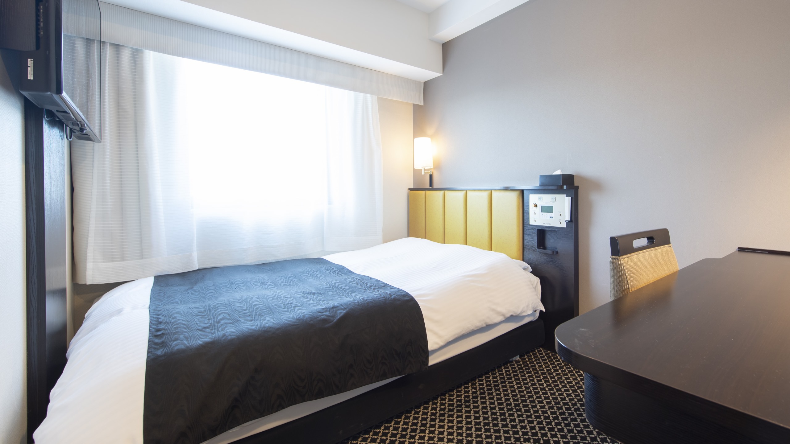 ダブルルーム(ベッド幅140cm・11㎡)