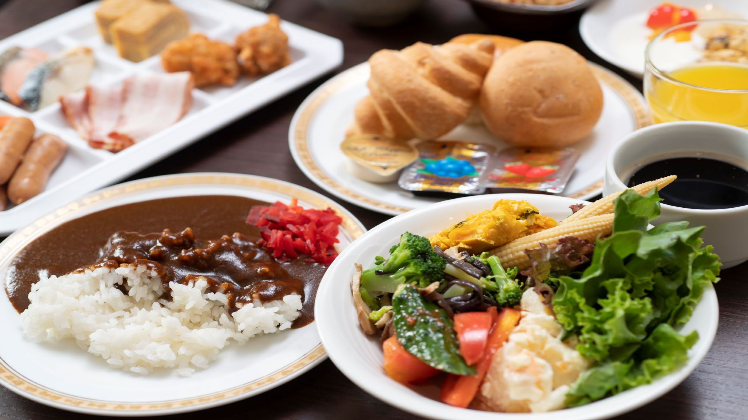 【朝食バイキング付】★朝7時OPENの朝食付プラン★