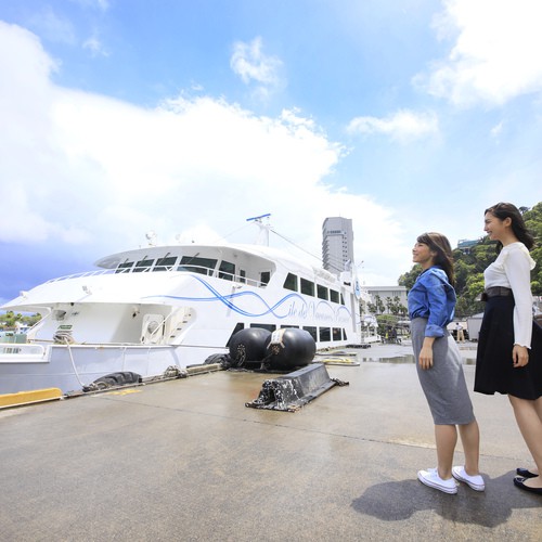 イルドバカンスプレミア船内（熱海⇔初島）