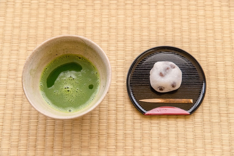 抹茶と美味しい塩豆の大福餅