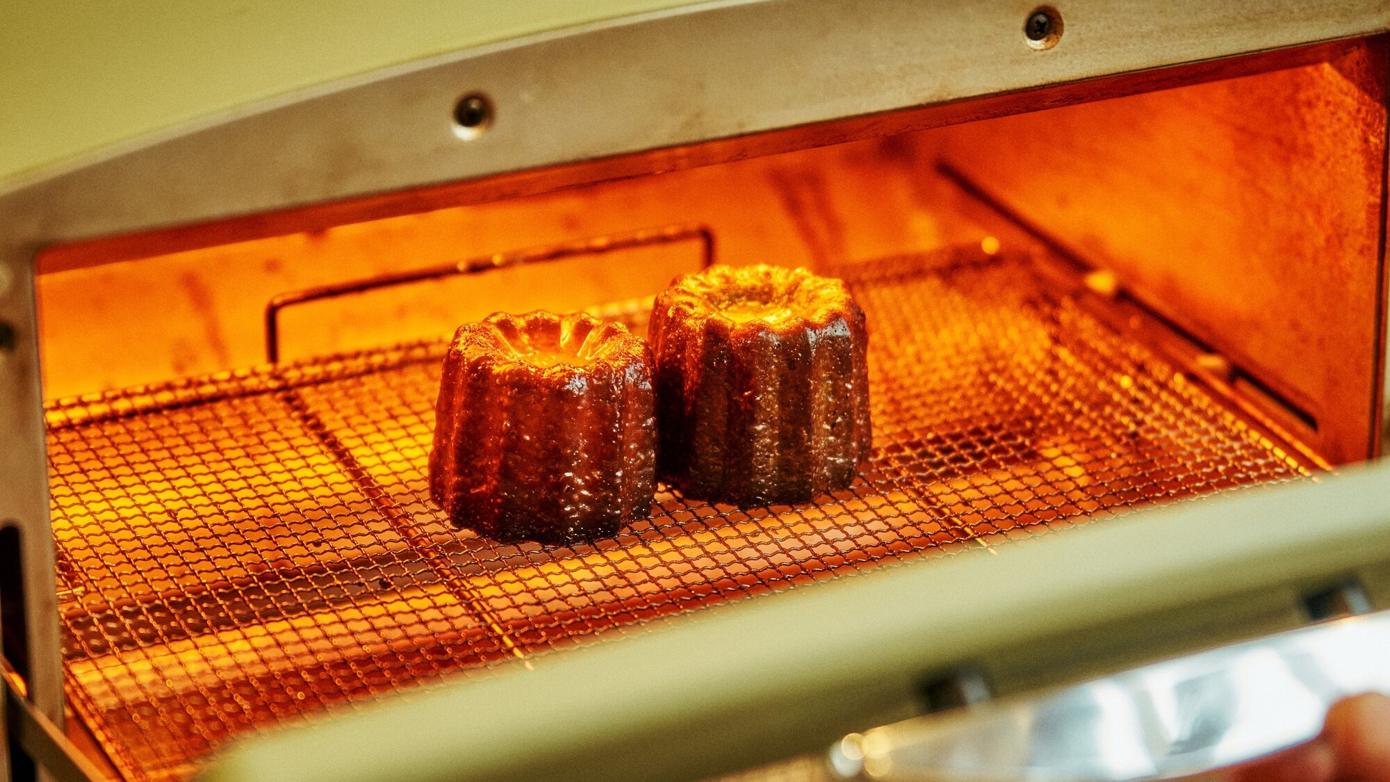 【cafe & lounge】オリジナルカヌレ