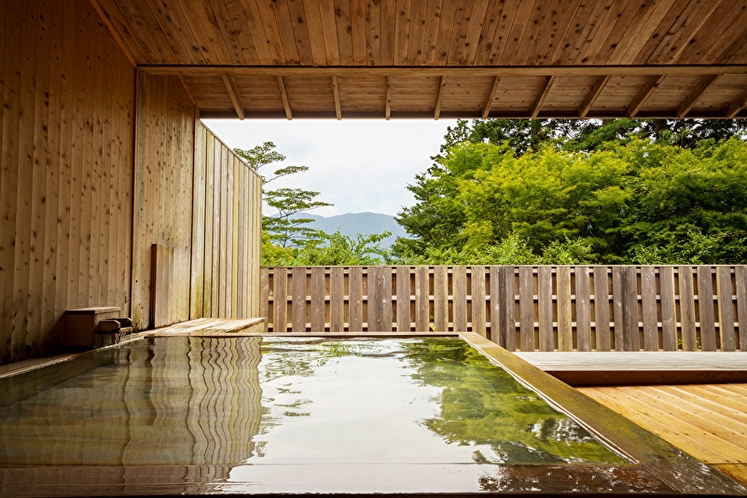 ONSEN f　大浴場（露天風呂）