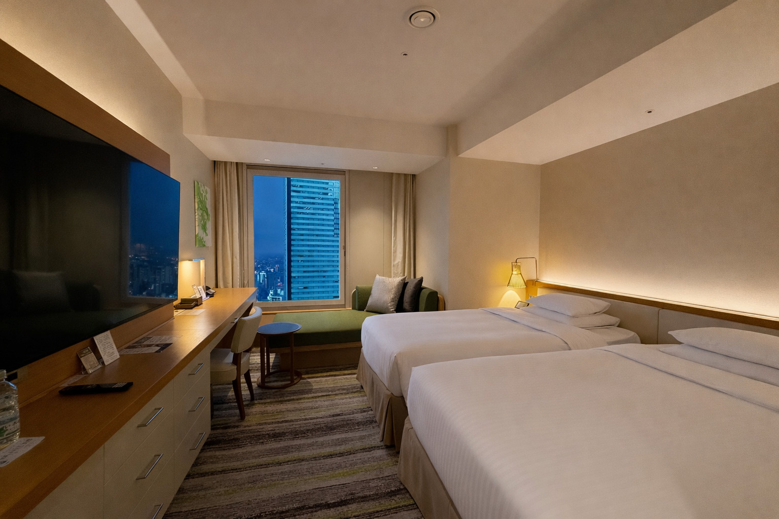 デラックスコーナーツイン