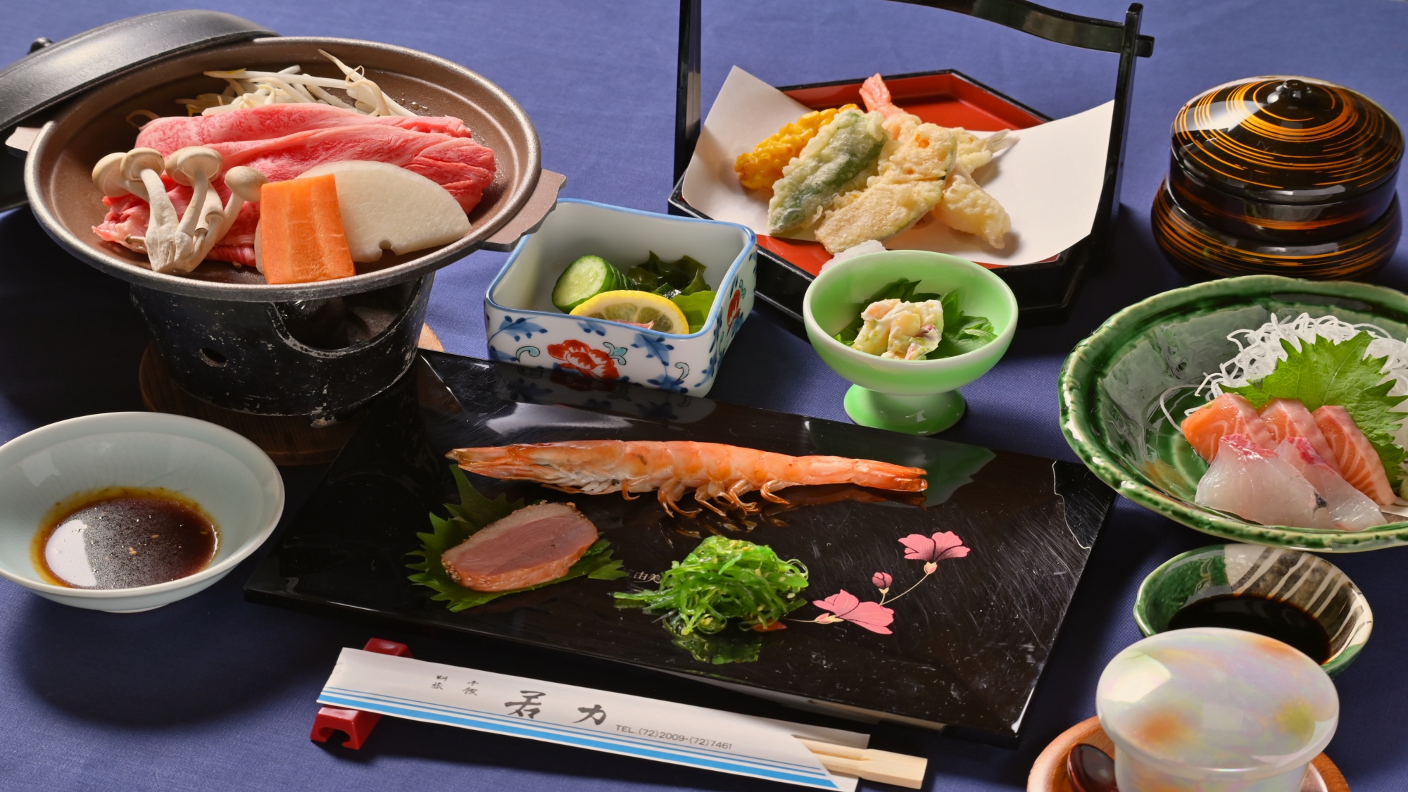 ジューシーな和牛陶板焼きと彩り豊かな和食の共演。食感と香りが奏でる贅沢な味わい。