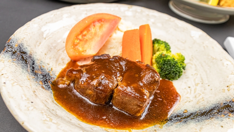 【あこや会館満喫プラン】夕食を贅沢に♪料理グレードアップで山形観光を堪能！WiFi完備・駐車場無料♪