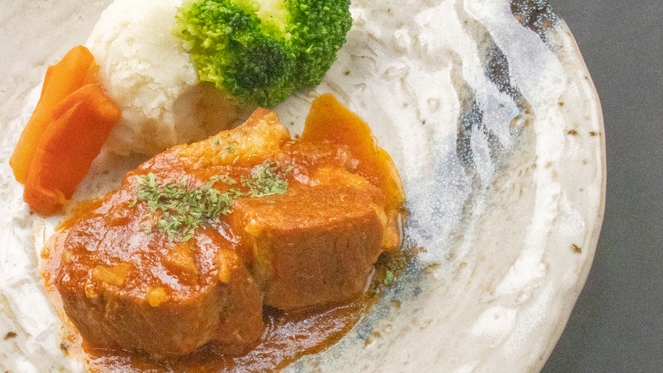 【基本プラン】1泊2食付き♪大型車も利用可能な駐車場無料◆会議室もありビジネスにも◆全室WiFi完備