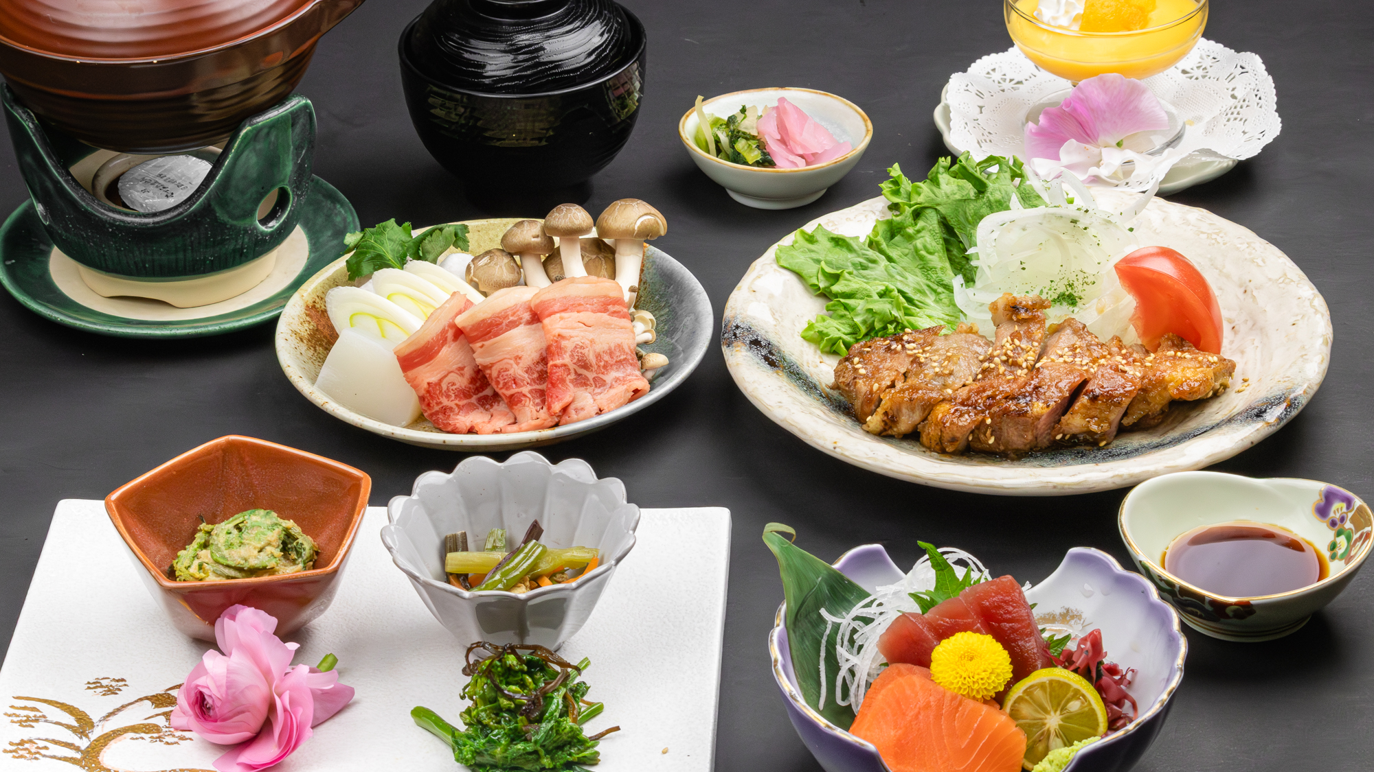 25年3月4月【基本プラン】《お献立一例》山形名物の「芋煮」他。料理長自慢の逸品をご用意しております